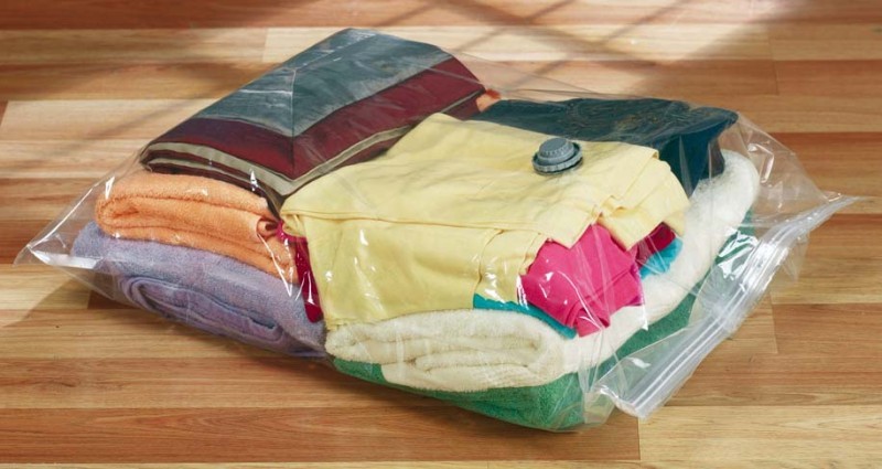 Cómo guardar tu ropa en cajas de plástico de forma correcta - Safe Storage