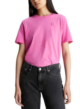 Camiseta Calvin Klein Embro Badge Rosa Para Mujer