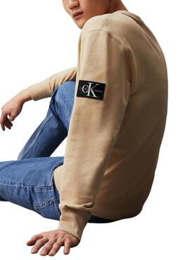 Sudadera Calvin Klein Badge beige para hombre