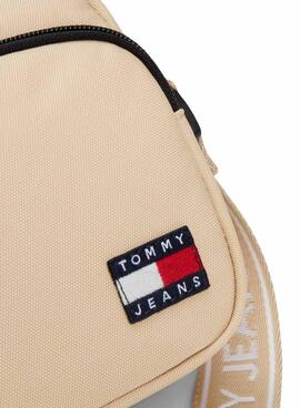 Bolso Tommy Jeans Essential Daily Crossover beige para mujer