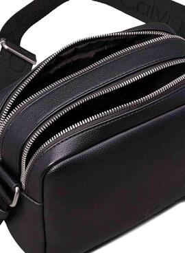 Bolso Calvin Klein Jeans Camera Ultralight negro para mujer