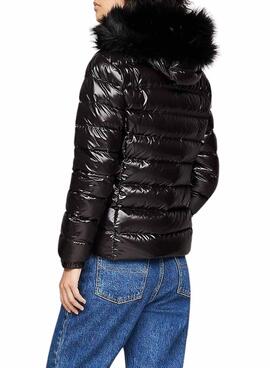 Cazadora acolchada Tommy Jeans brillante negro con capucha para mujer