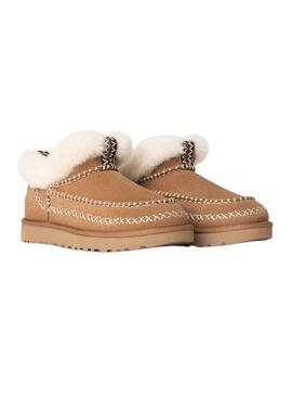 Botas UGG Classic Ultra Mini Alpine camel para mujer