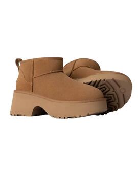 Botas UGG Classic Ultra Mini New Heights camel para mujer