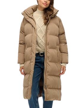 Abrigo Superdry Puffer tostado para mujer