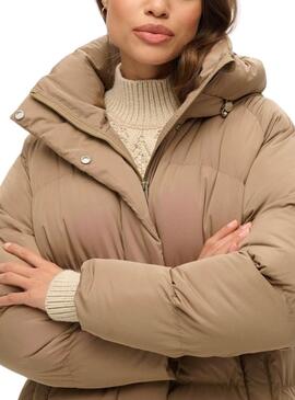 Abrigo Superdry Puffer tostado para mujer