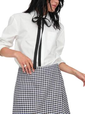 Camisa Only Moco blanco lazo negro para mujer