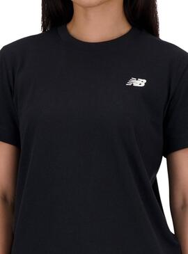 Camiseta New Balance Essential negro para mujer