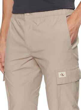 Pantalón Calvin Klein Cargo beige para hombre