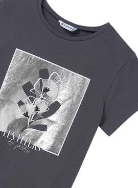 Camiseta Mayoral bordado flor gris para niña